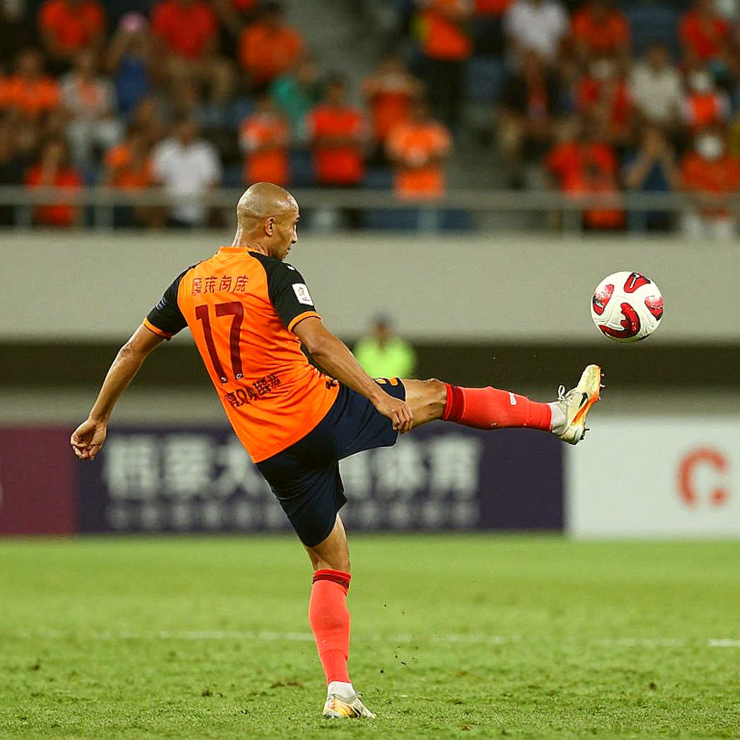 Tagueu's Hat-Trick and the Defensive Hole SHB Da Nang Cannot Hide