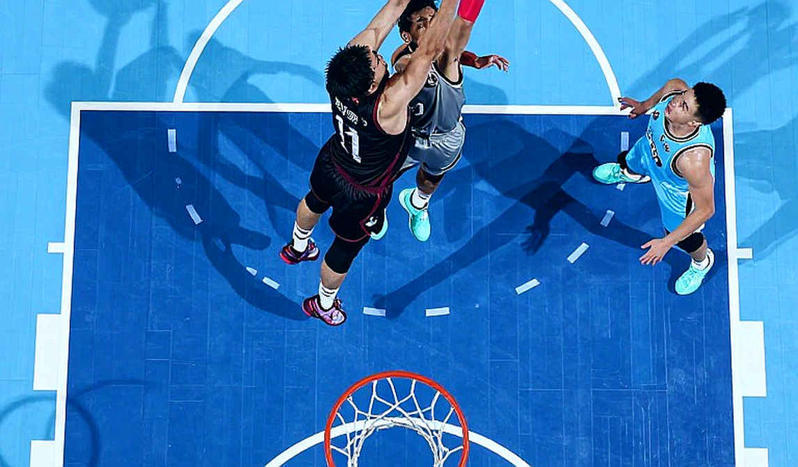Đầu gối trái của Kawhi Leonard và hóa đơn vô hình mà Toronto phải trả
