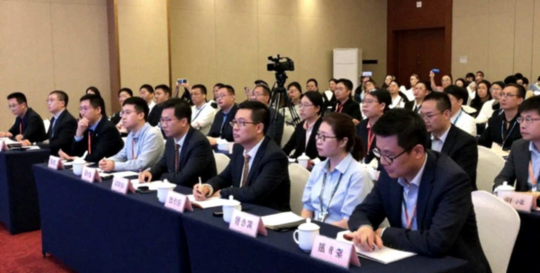 Dư Ương Y hạ Đinh Lập Nhân ở Thâm Quyến: đọc chiến thắng bằng chiếc đồng hồ