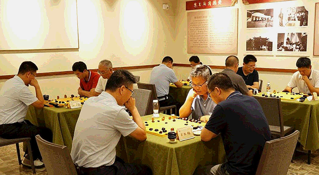 ChessBase Magazine #225: 27 Miniatures, 10 Opening Articles and a Headline That Wandered Off