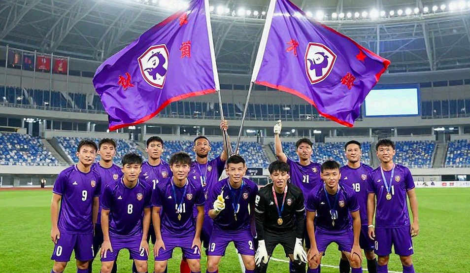Huỳnh Tấn Sinh, chiếc thẻ vàng và sức nặng của kỷ luật sau vòng 3 V-League Huỳnh Tấn Sinh, chiếc thẻ vàng và sức nặng của kỷ luật sau vòng 3 V-League