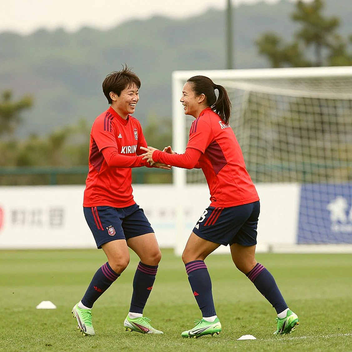 Ba trung vệ, tiền lót tay và khoảng trống dữ liệu: ba vết nứt của V.League