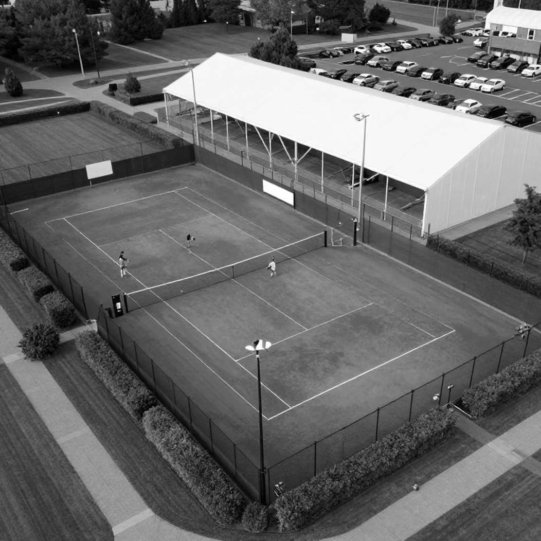 Carlos Alcaraz phục hồi sau set đầu tiên để vào vòng hai US Open 2026