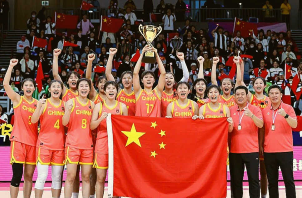 Mười bảy giây ở O2 Arena: khi bản tin đấm bốc đẹp hơn hồ sơ