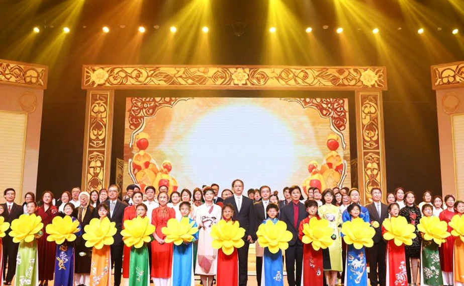 Không thể xây dựng bài viết F1 vì thiếu thông tin phân tích