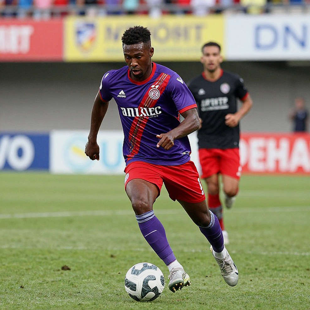 Chelsea and Jules Koundé: 50 Million Euros, an Empty Seat on the Bench, and a Defender Learning How to Wait