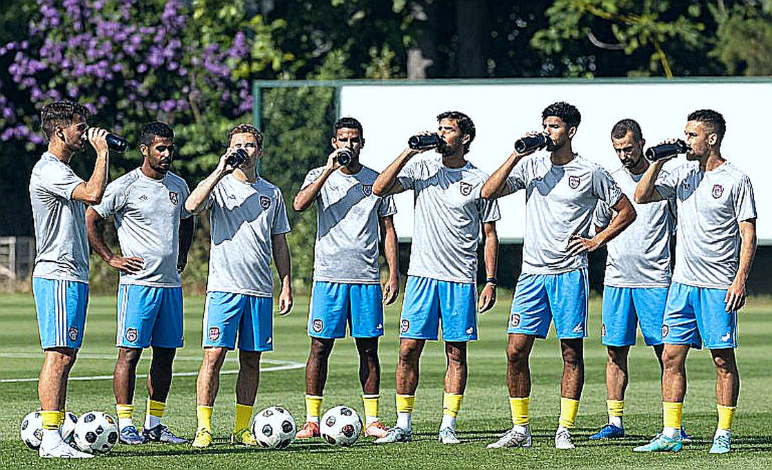 CAHN và Kashima Antlers: Bên trong kế hoạch lùi sâu của Polking