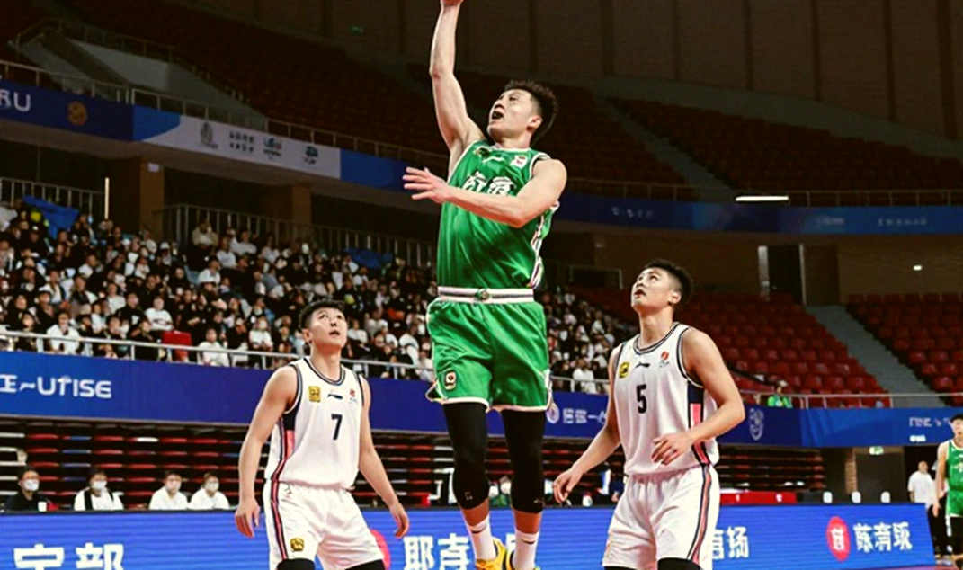 Phiên chợ hè V.League: Cuộc đua vũ trang thương hiệu và cái bẫy phần bù thị trường Phiên chợ hè V.League: Cuộc đua vũ trang thương hiệu và cái bẫy phần bù thị trường